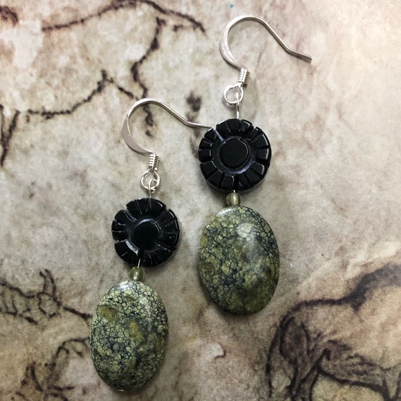 Onyx and Serpentine Earrings - Picture 3 of 8